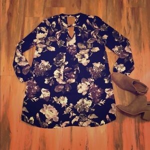 Peach Love navy/floral dress. Size medium.
